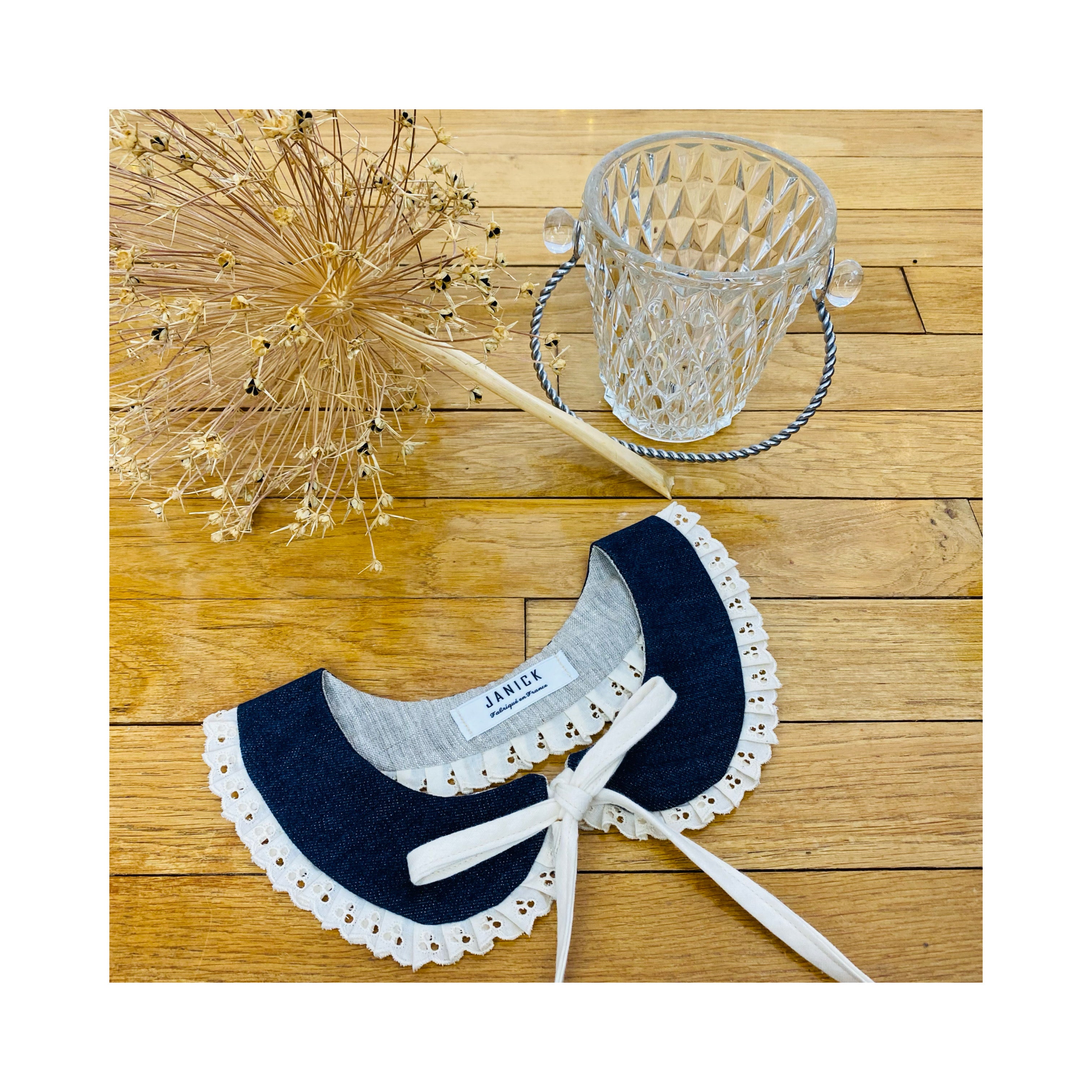 Col Claudine en jeans et plissé de broderie anglaise